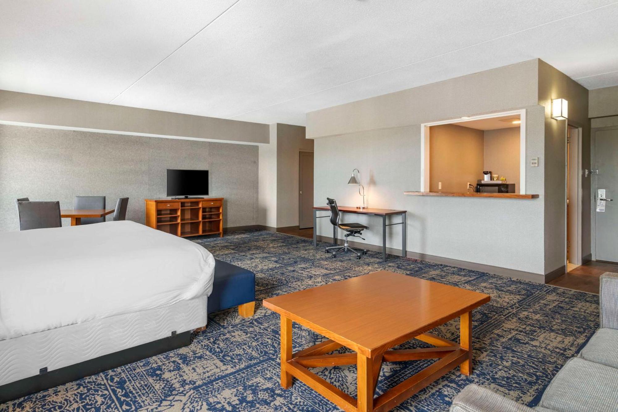 Bangor Aviator Hotel BW Premier Collection Bagian luar foto