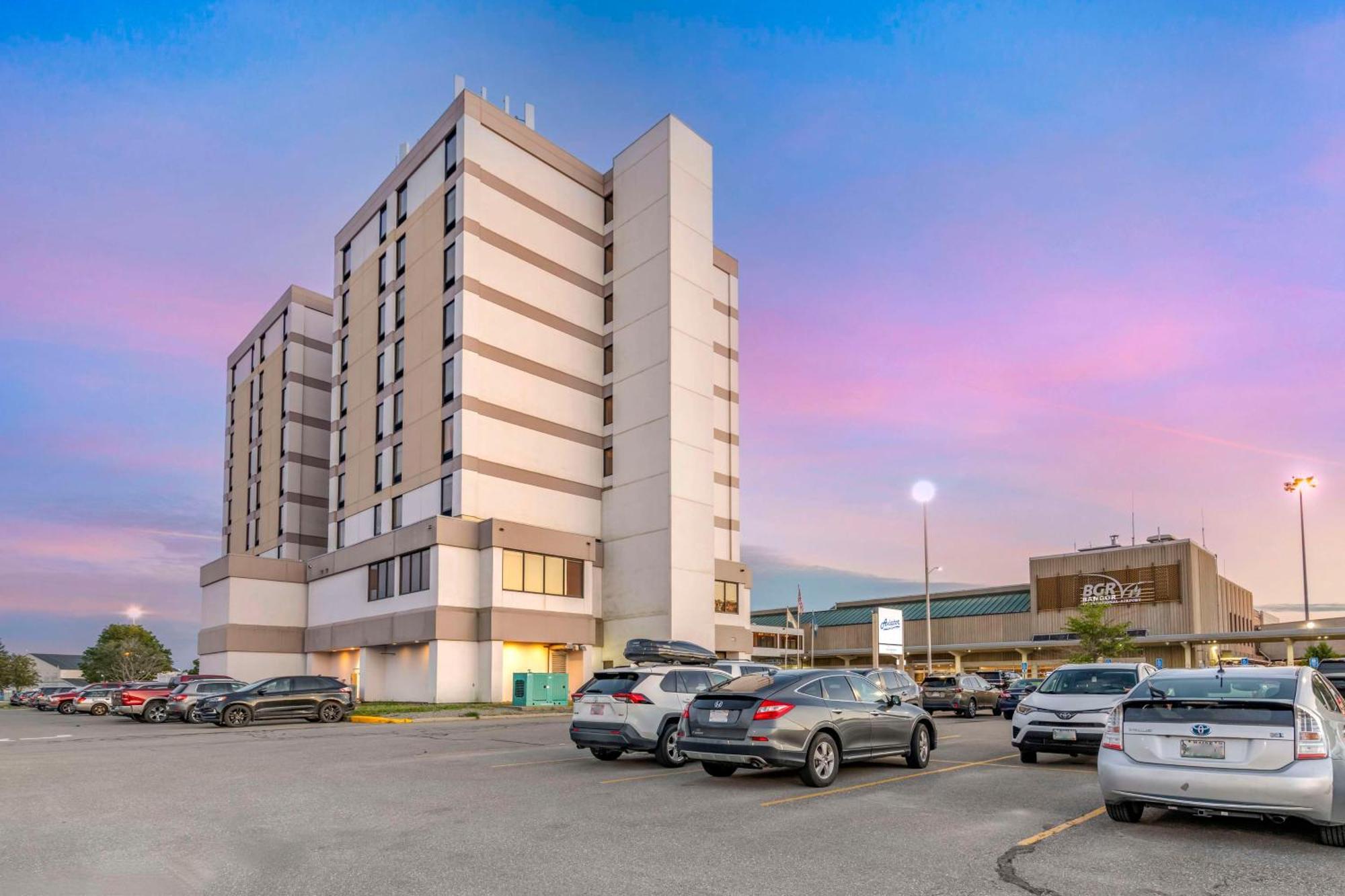 Bangor Aviator Hotel BW Premier Collection Bagian luar foto
